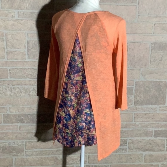 Decree - Sz S - lightweight shirt with special flowy back side - Picture 2 of 6